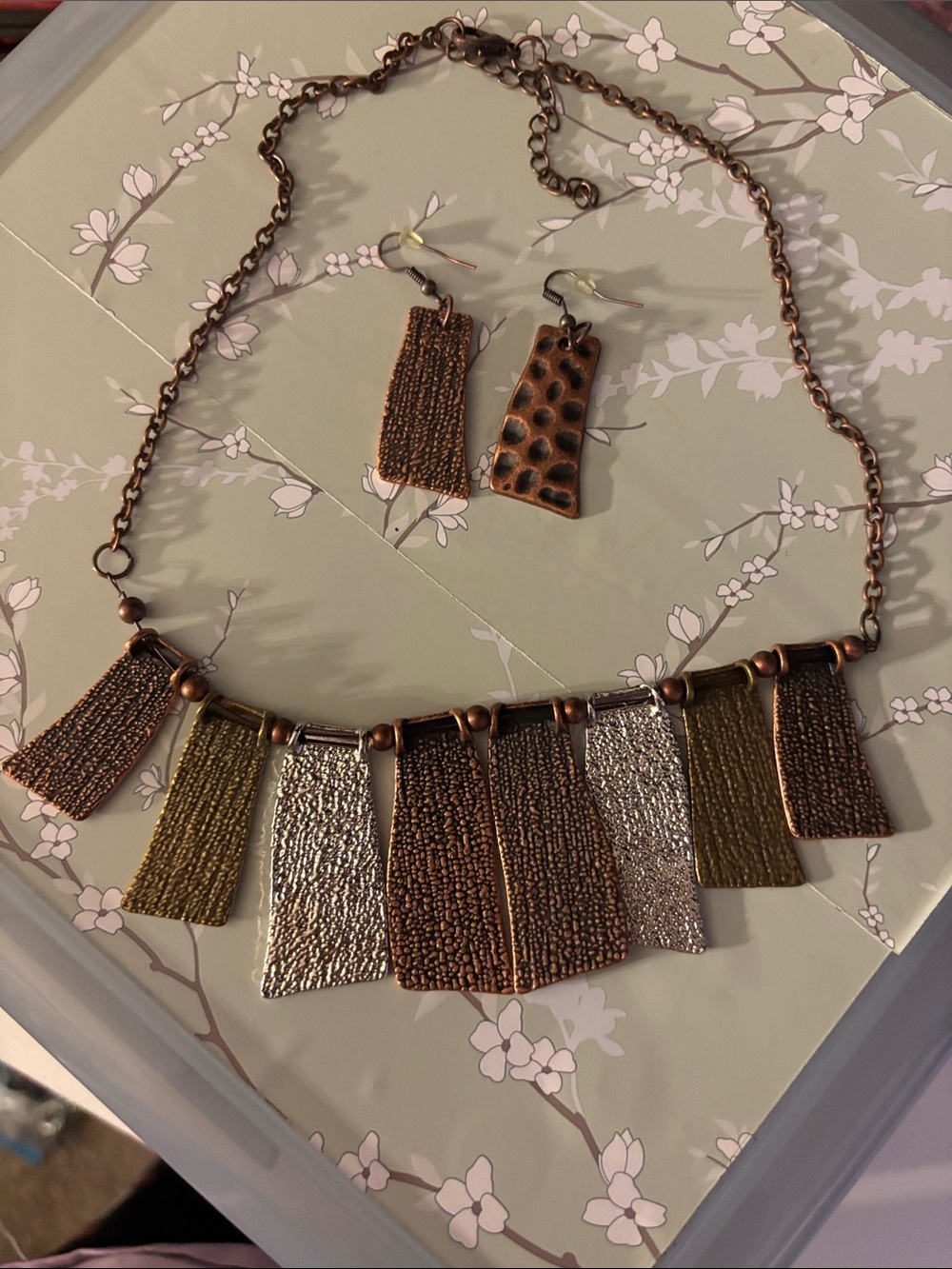 Mixed Metal Textured Fringe Necklace and Earring Set